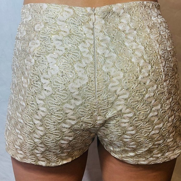 A'gaci Gold Embroidered Flat Front Shorts Sz M - Picture 6 of 6